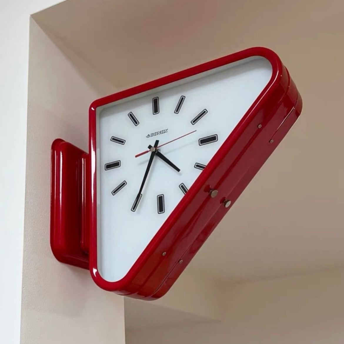 Right angled horloge