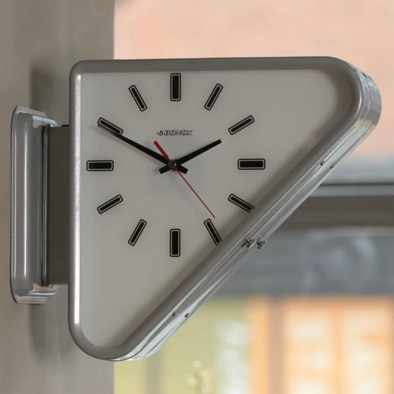 Right angled horloge